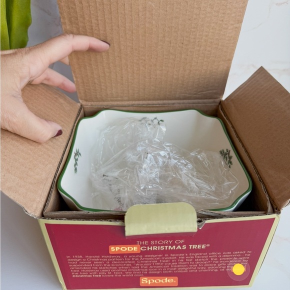 Retired Spode “Christmas Tree” Square Bowl - NEW IN BOX - Picture 4 of 5